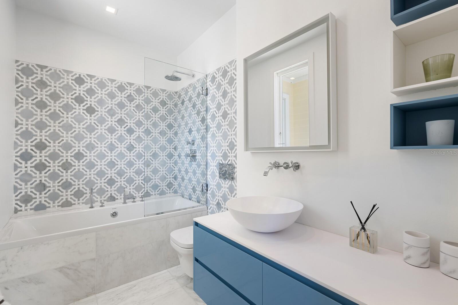 D6149259 Property Photo