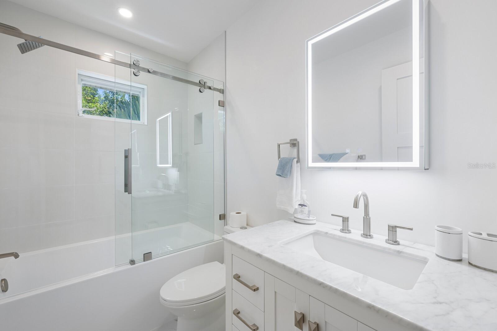 D6149259 Property Photo