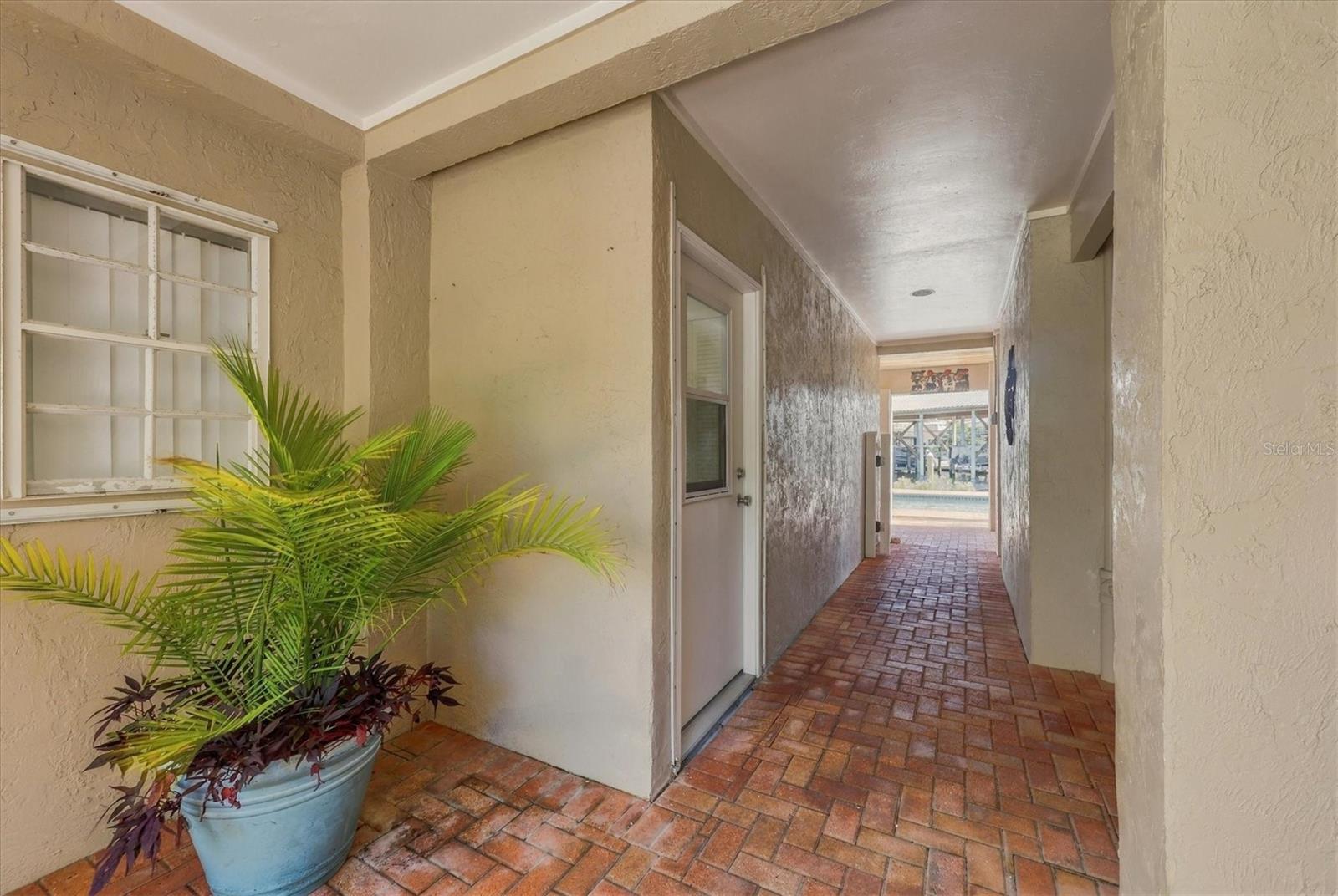D6149303 Property Photo