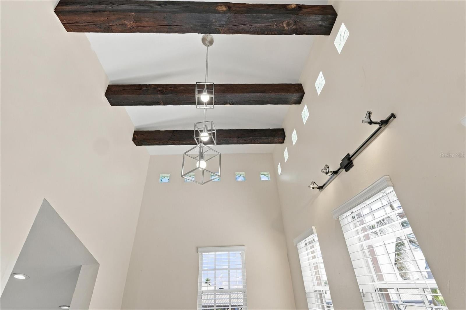 D6149303 Property Photo