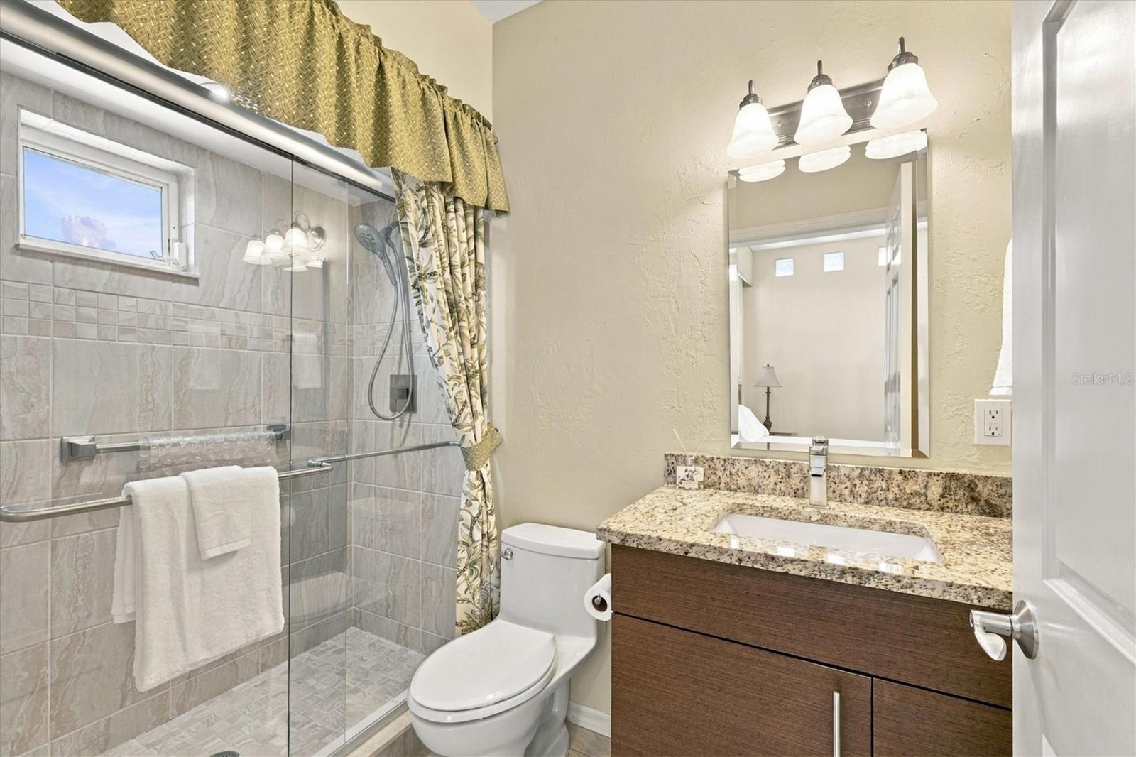 D6149303 Property Photo