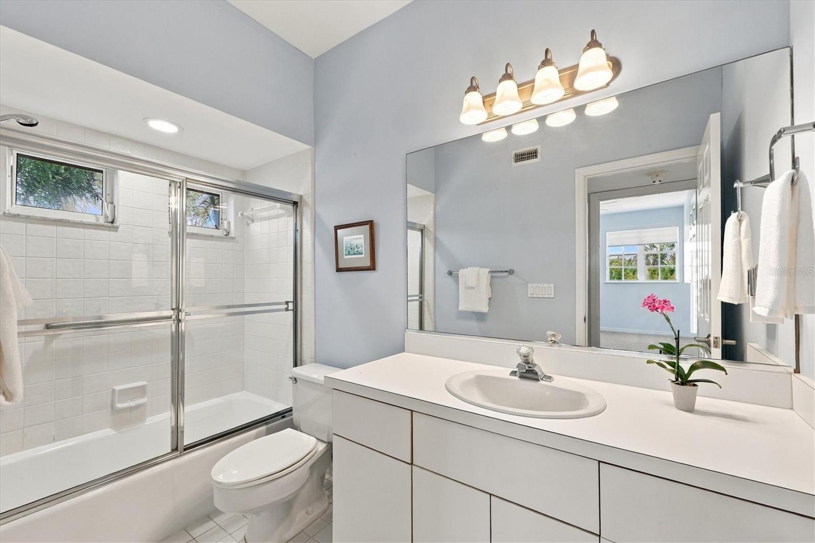 D6149303 Property Photo