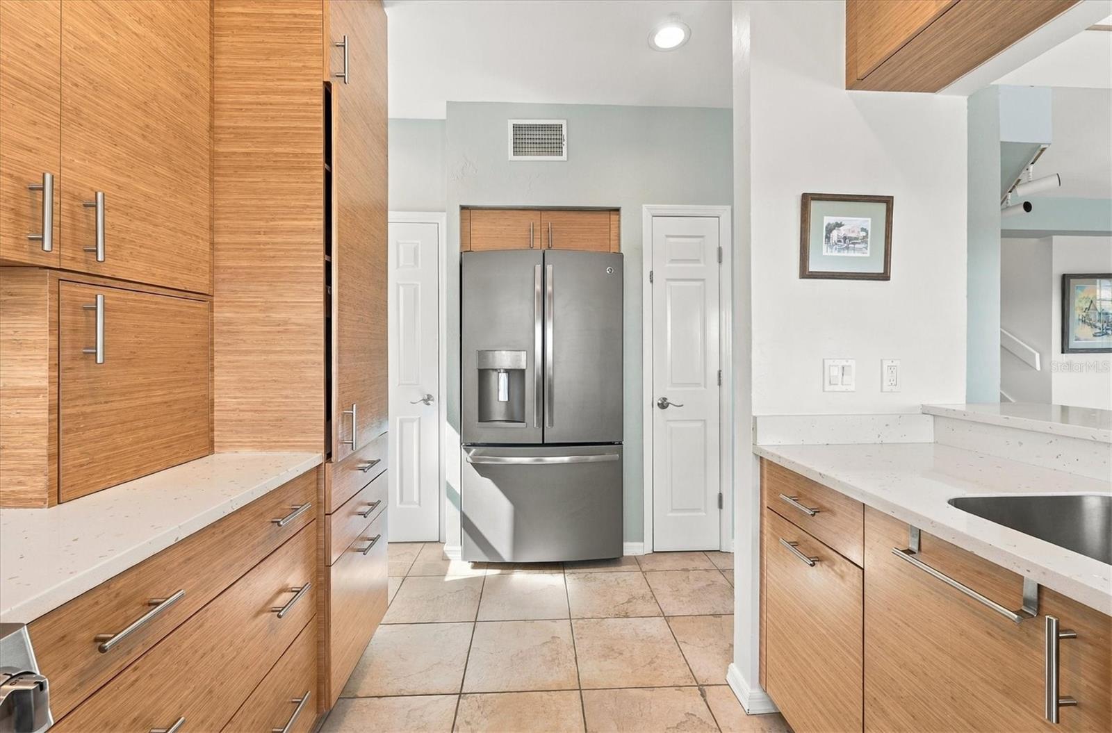 D6149303 Property Photo