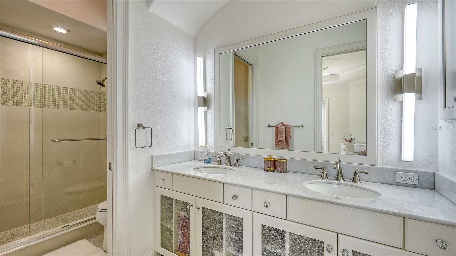 A4710584 Property Photo