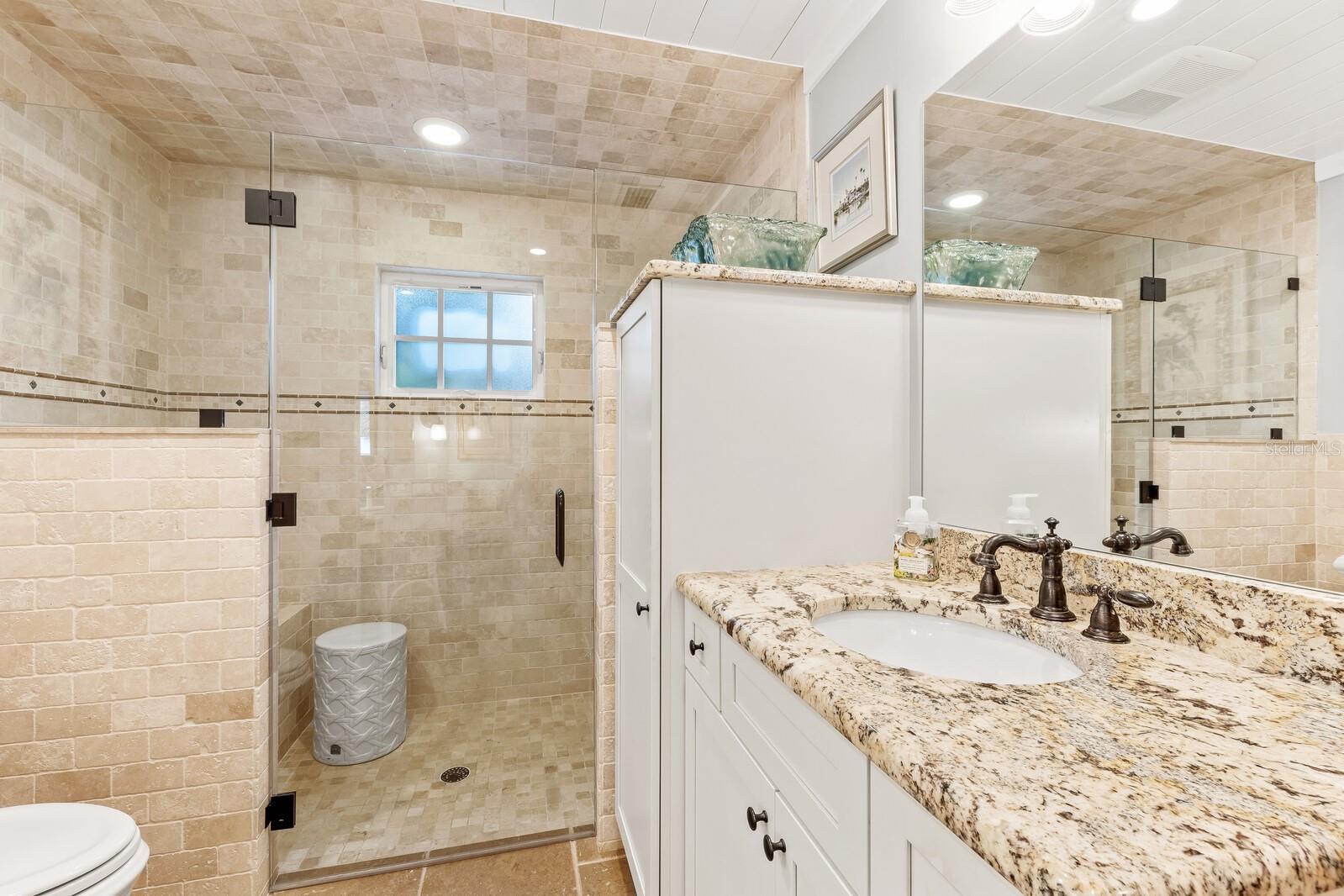 D6149332 Property Photo