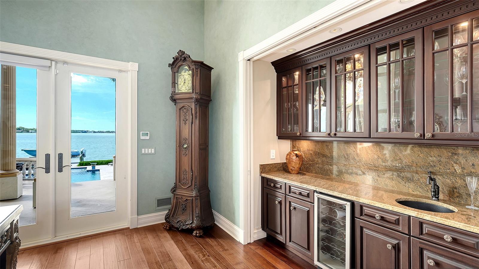 A4710661 Property Photo