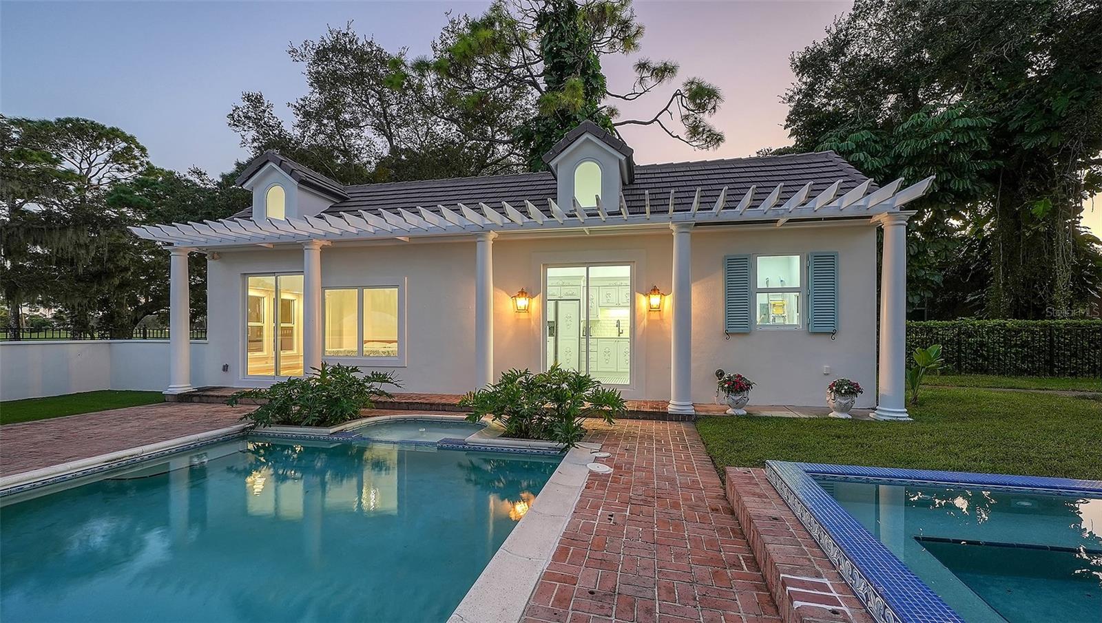 A4710732 Property Photo