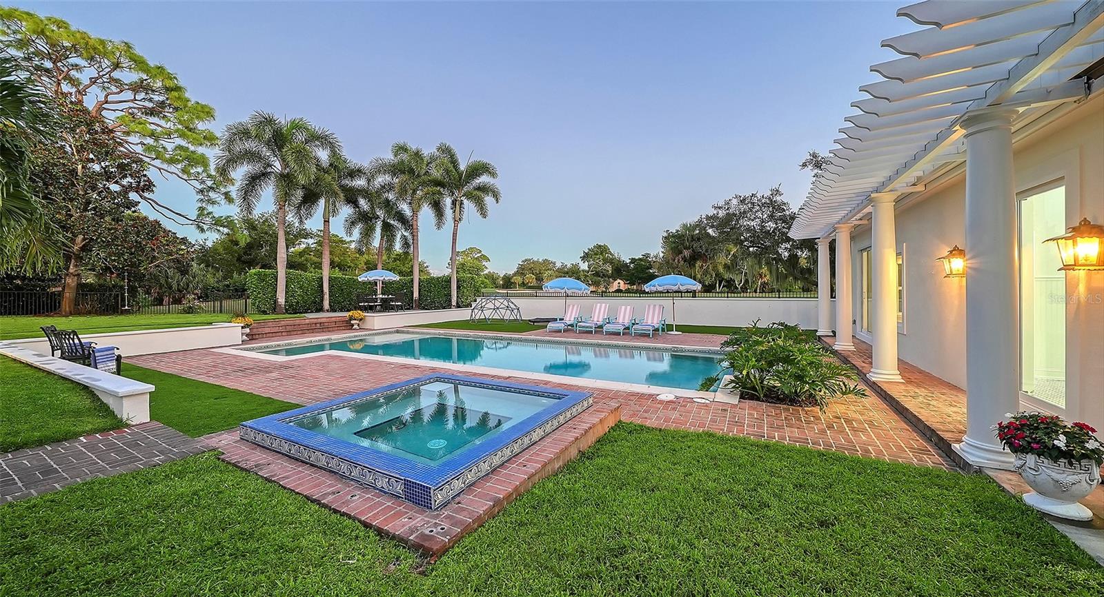 A4710732 Property Photo